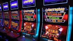 n777 live blackjack table with dealer and player seating